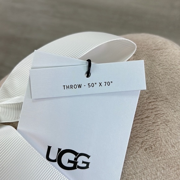 🍃UGG🍃 THROW LIVING ROOM BEDROOM BLANKET TAN - Picture 4 of 8